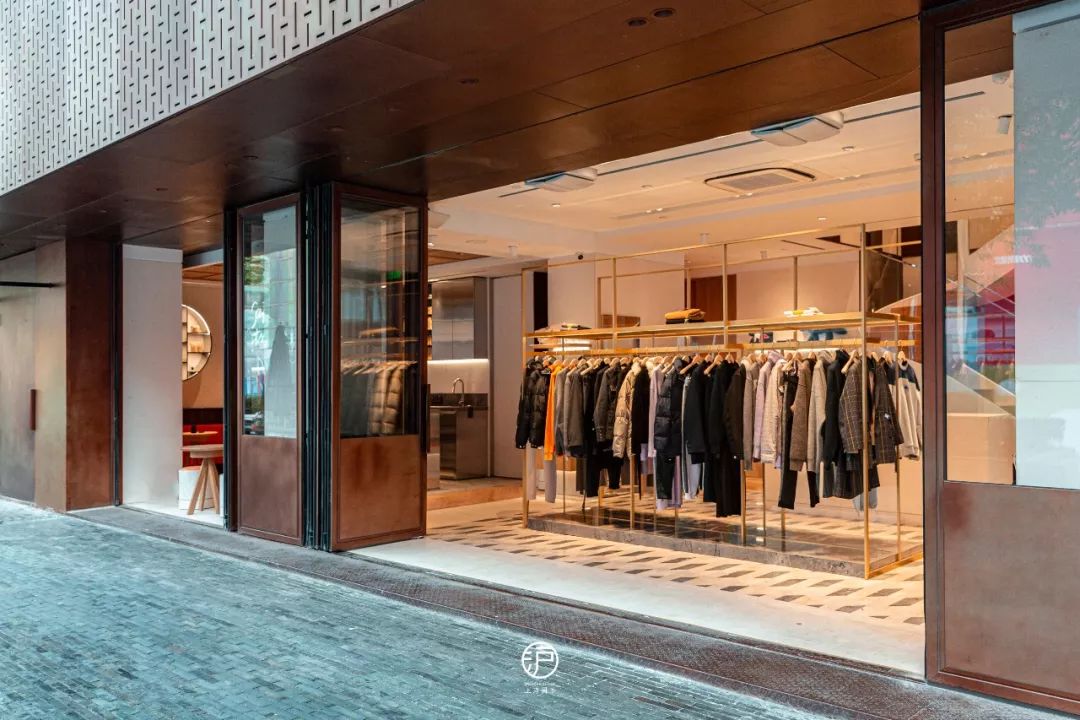 上海首家 maison kitsuné 旗舰店