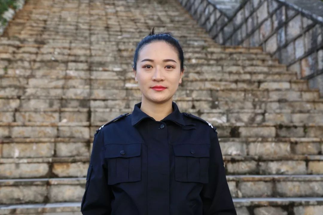 王露警校学习使我对"藏蓝色"有特别的感情龚俐文未