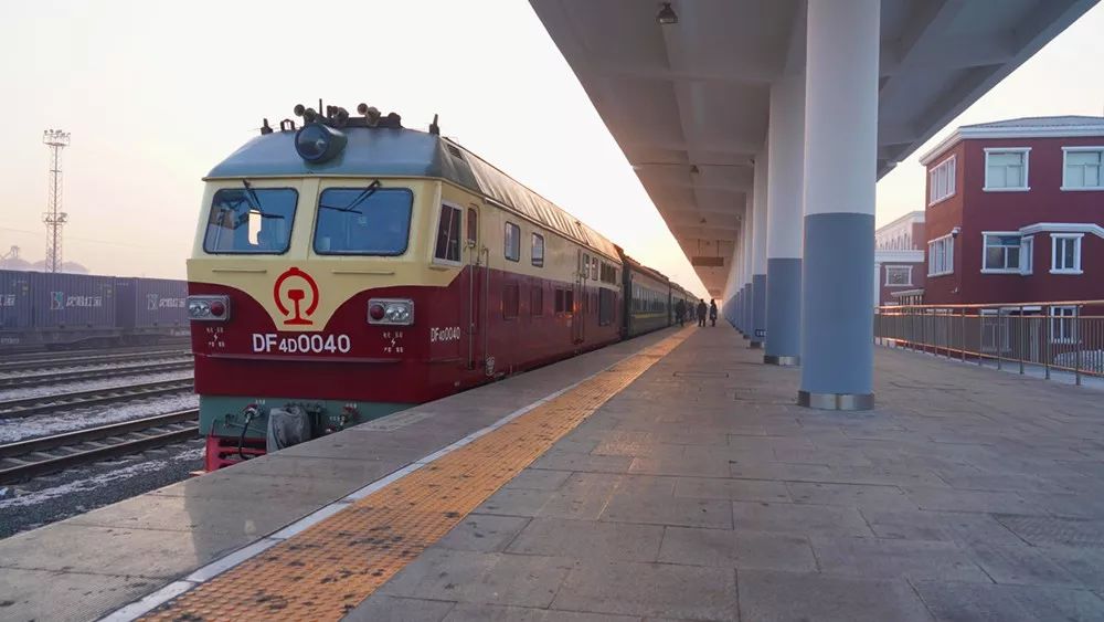 年1月10日零时起实行2020年春运列车运行图小伙伴们注意啦回/家/过/年