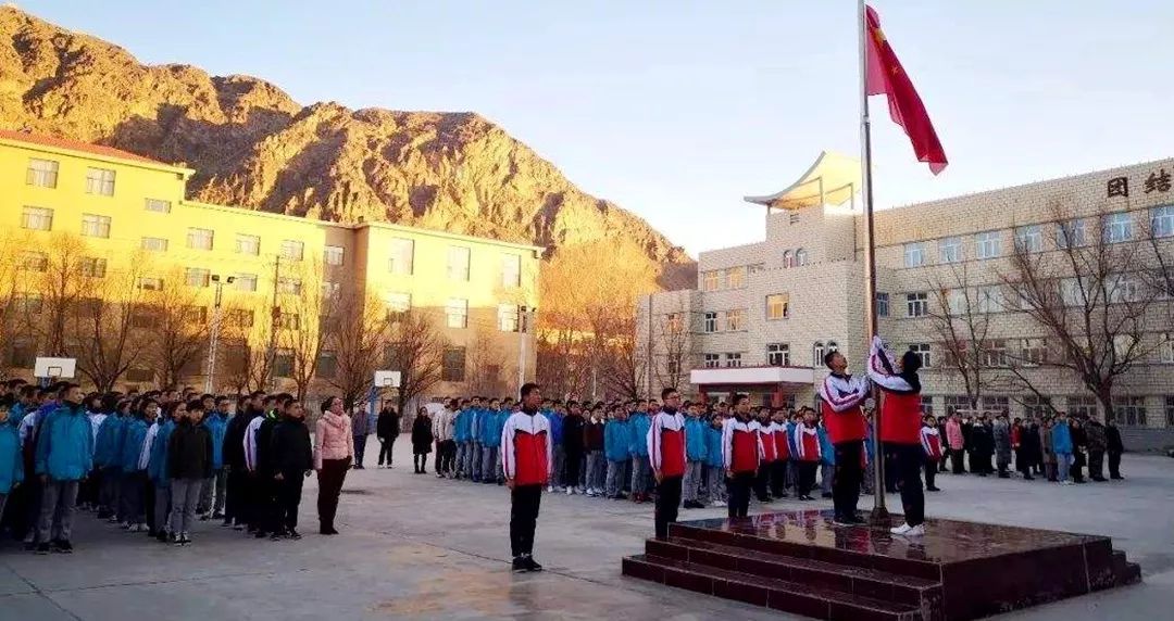 新闻特写载誉而归的一中援疆支教教师杨慧