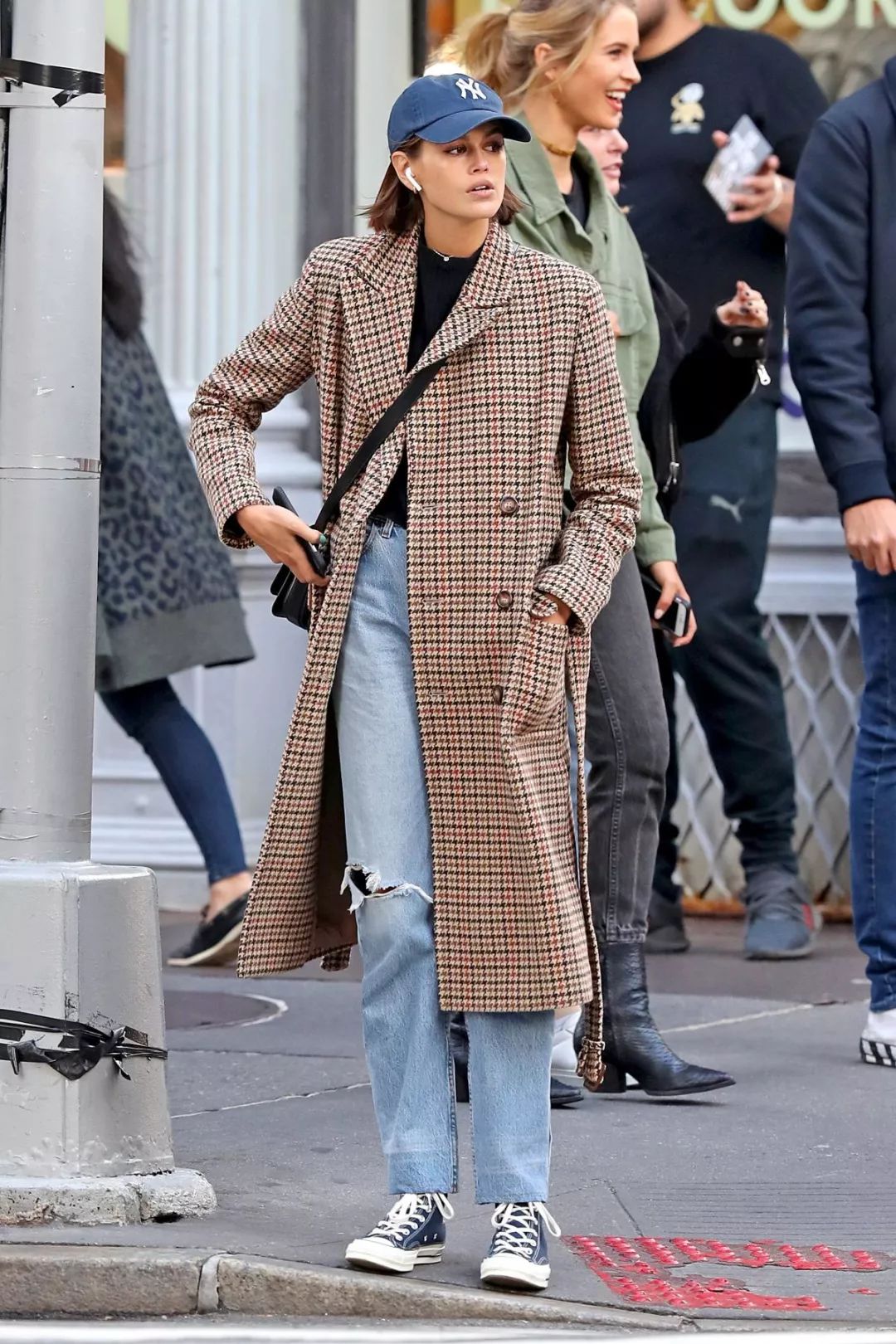 看完kaia gerber 的型格示范也想立即预约剪发