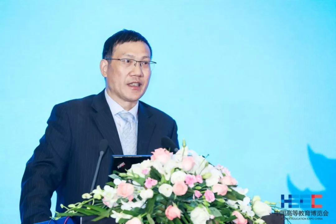 浙江大学机器人研究院常务副院长陆国栋教授作专题报告