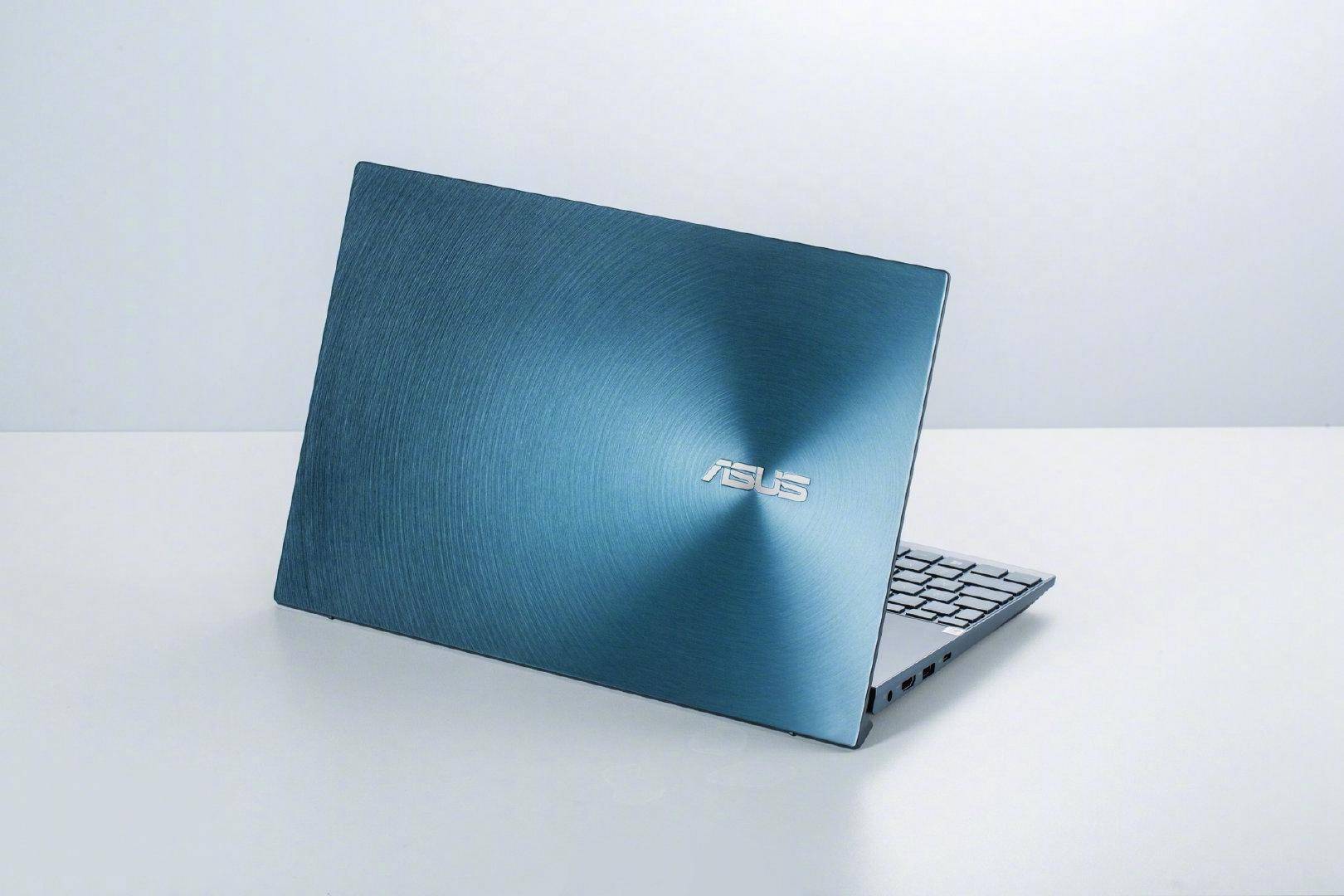 华硕灵耀x2duo体验升级双屏交互轻薄机身办公人群新选择