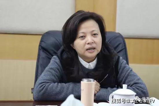 2001年,李成云任职德阳市委书记,也正是在这一年,江建君调任德阳下辖