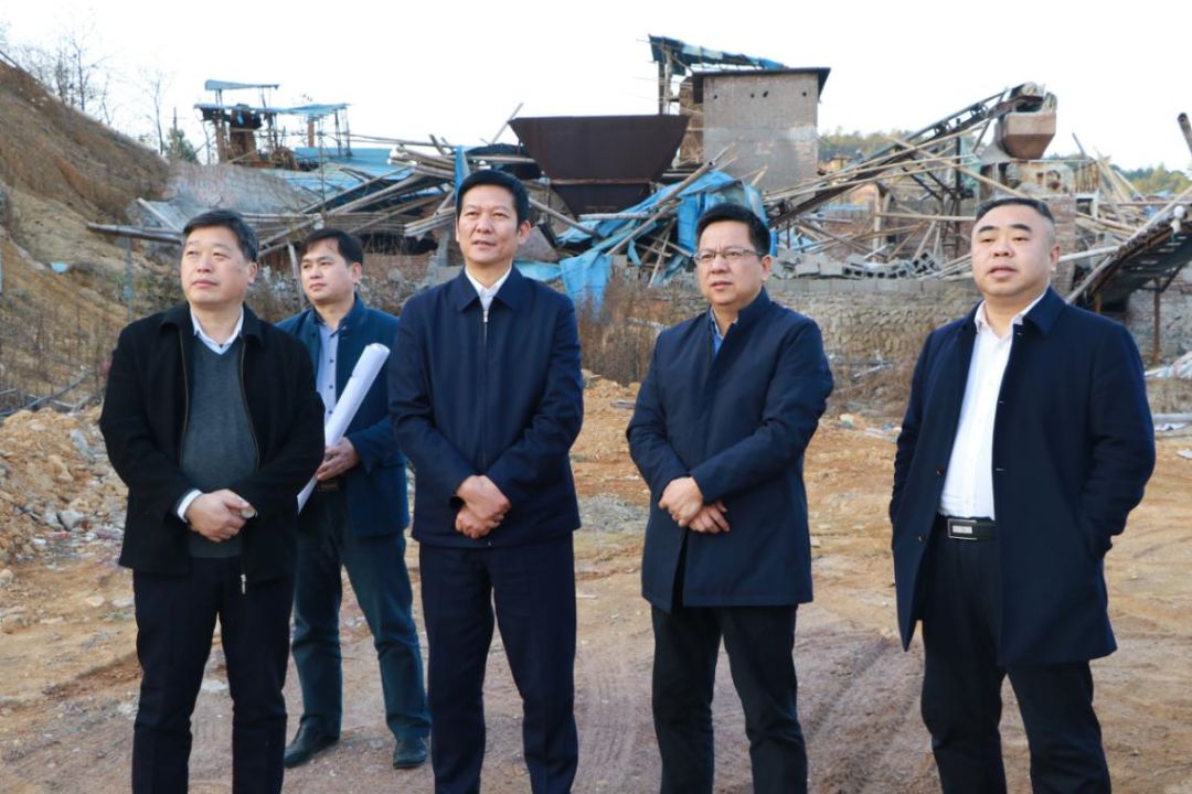 祝宏根现场调度上饶野生动物乐园项目