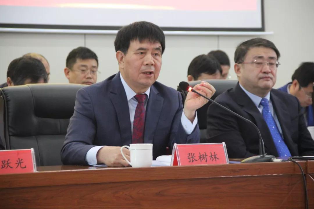 集团公司董事长张树林,总经理赵瑞青,副董事长张玉亮,集团张跃光