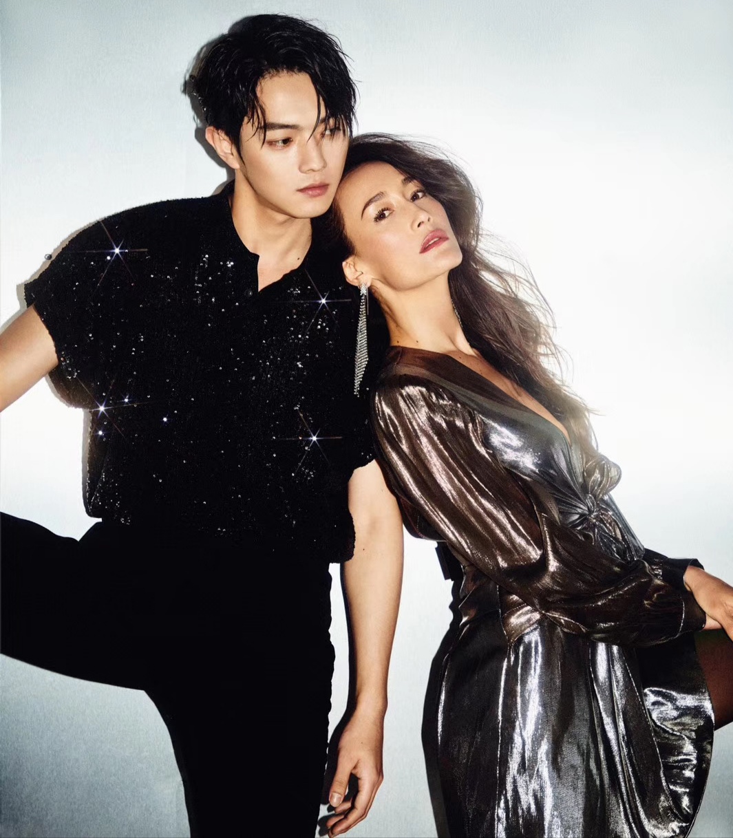 许凯maggieq合体拍大片湿发造型百变小奶狗遇上御姐太甜