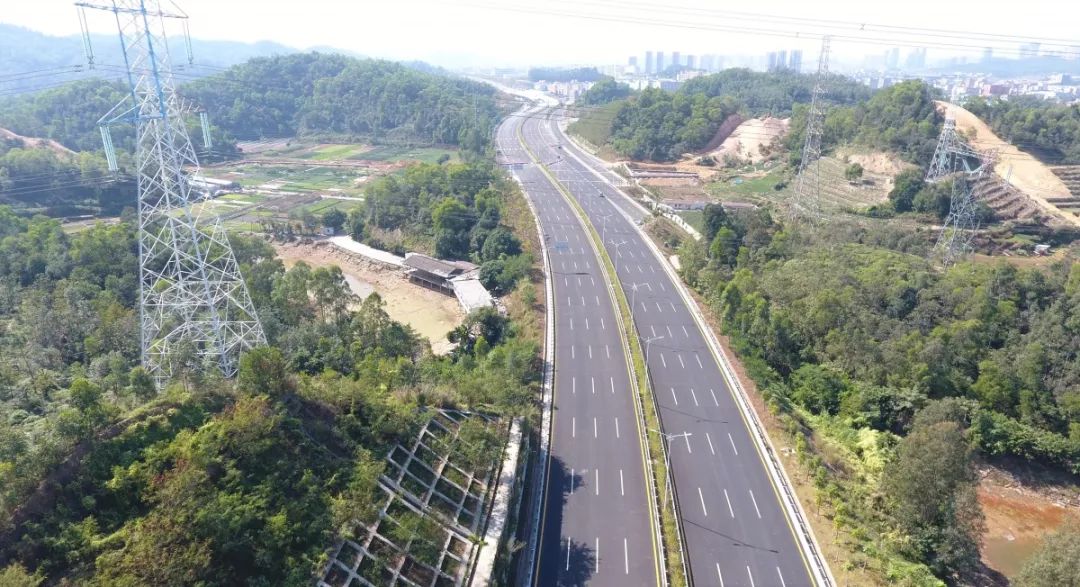 南坪快速路三期全线贯通!市民可在龙岗,坪山区内"横着走"啦!