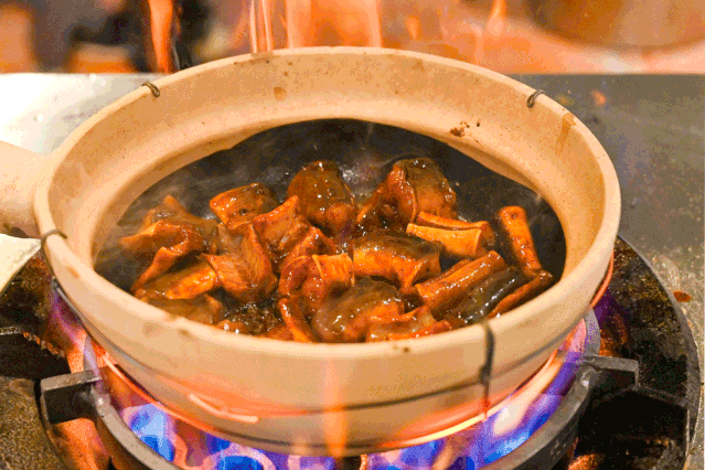 啫啫煲届的元老,非黄鳝煲莫属~我还记得小时候经常去吃,想不到现在