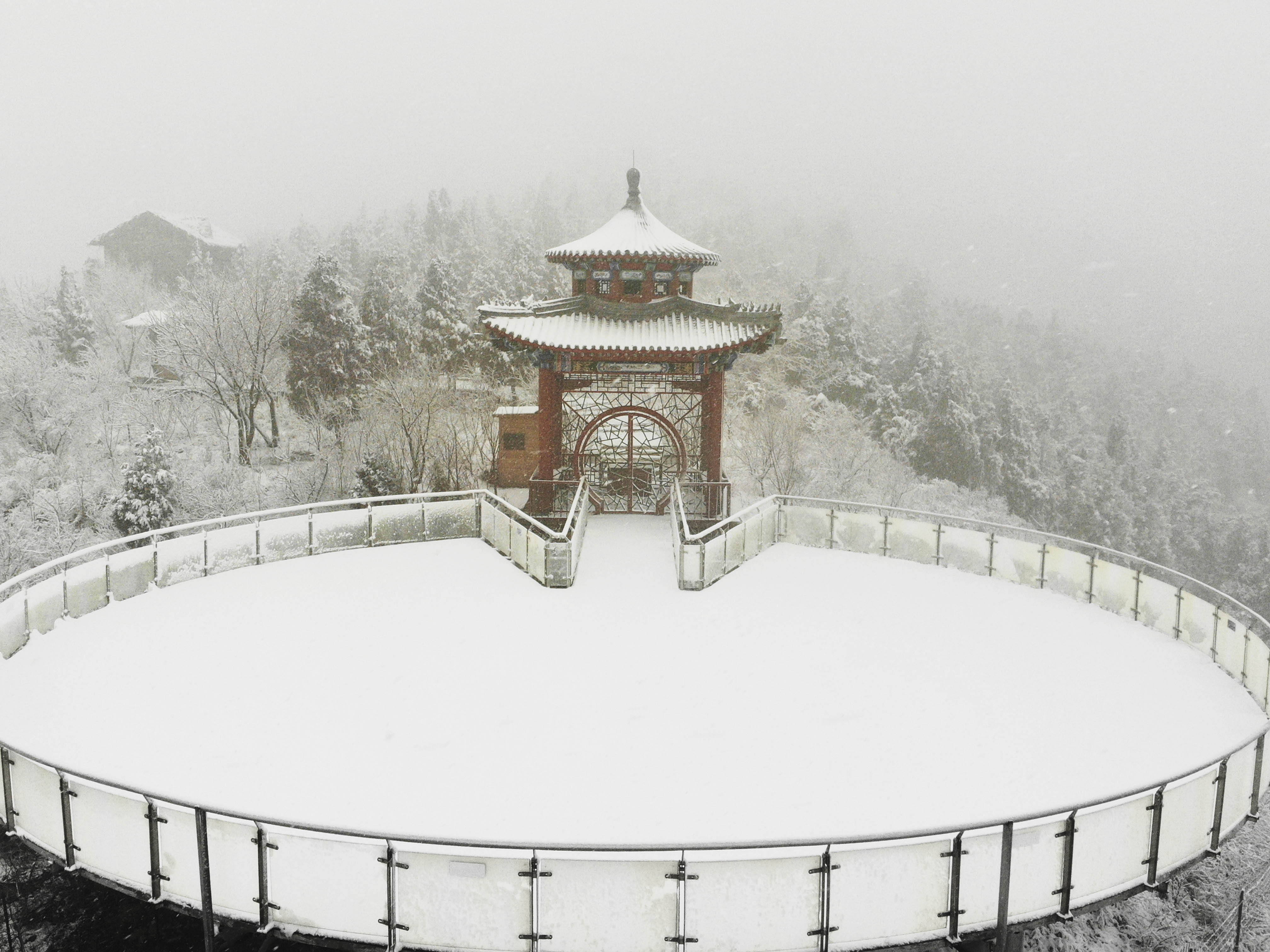 长春观2020年的第一场雪,万象庚新