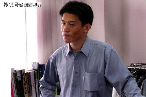 余皑磊这个名字,大家都会比较陌生,但是,如果给你一张他的照片一看,就