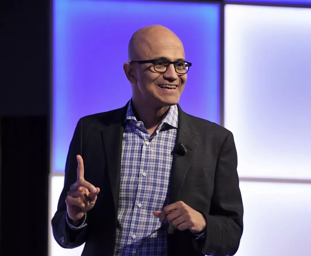 其中又以微软ceo萨提亚·纳德拉(satya nadella,和谷歌ceo桑达尔