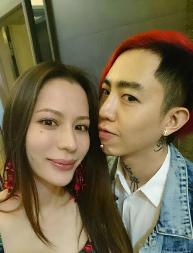 曝台湾男星出轨吸毒妻子压力大到二度流产曾为怀孕每天打针