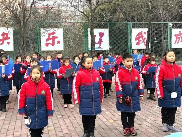 邓州市花洲实验小学西校区：缤纷社团放异彩 硕果盈枝溢满园(图7)