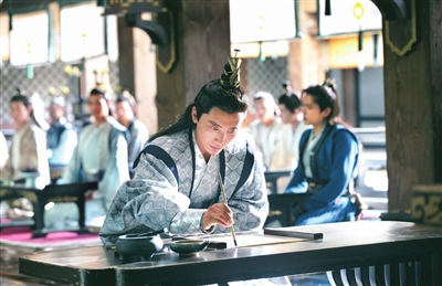 郭宝坤扮演者贾景晖庆余年是我第一次演古装剧