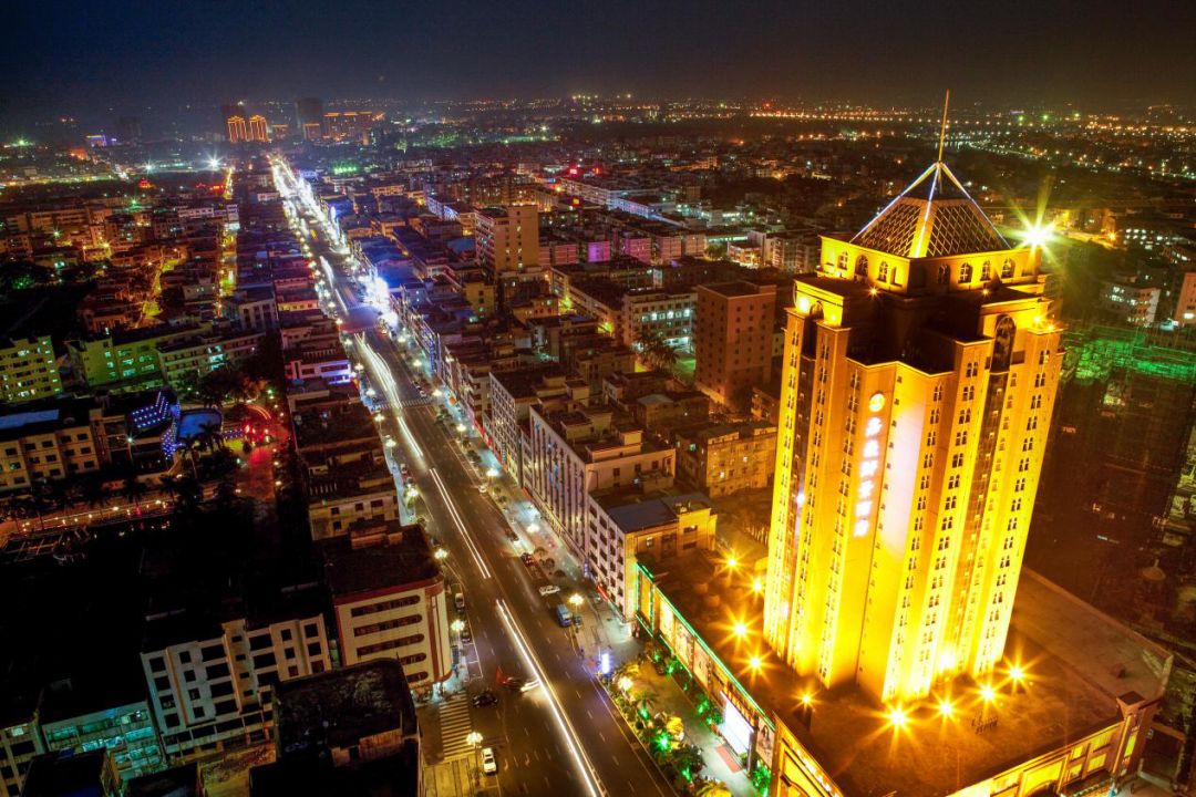 有这么一座千年古镇——石湾镇,它地处广州,惠州,东莞三市交界,获评