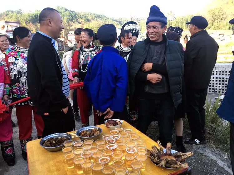 湘西人你们都见过拦门酒吗