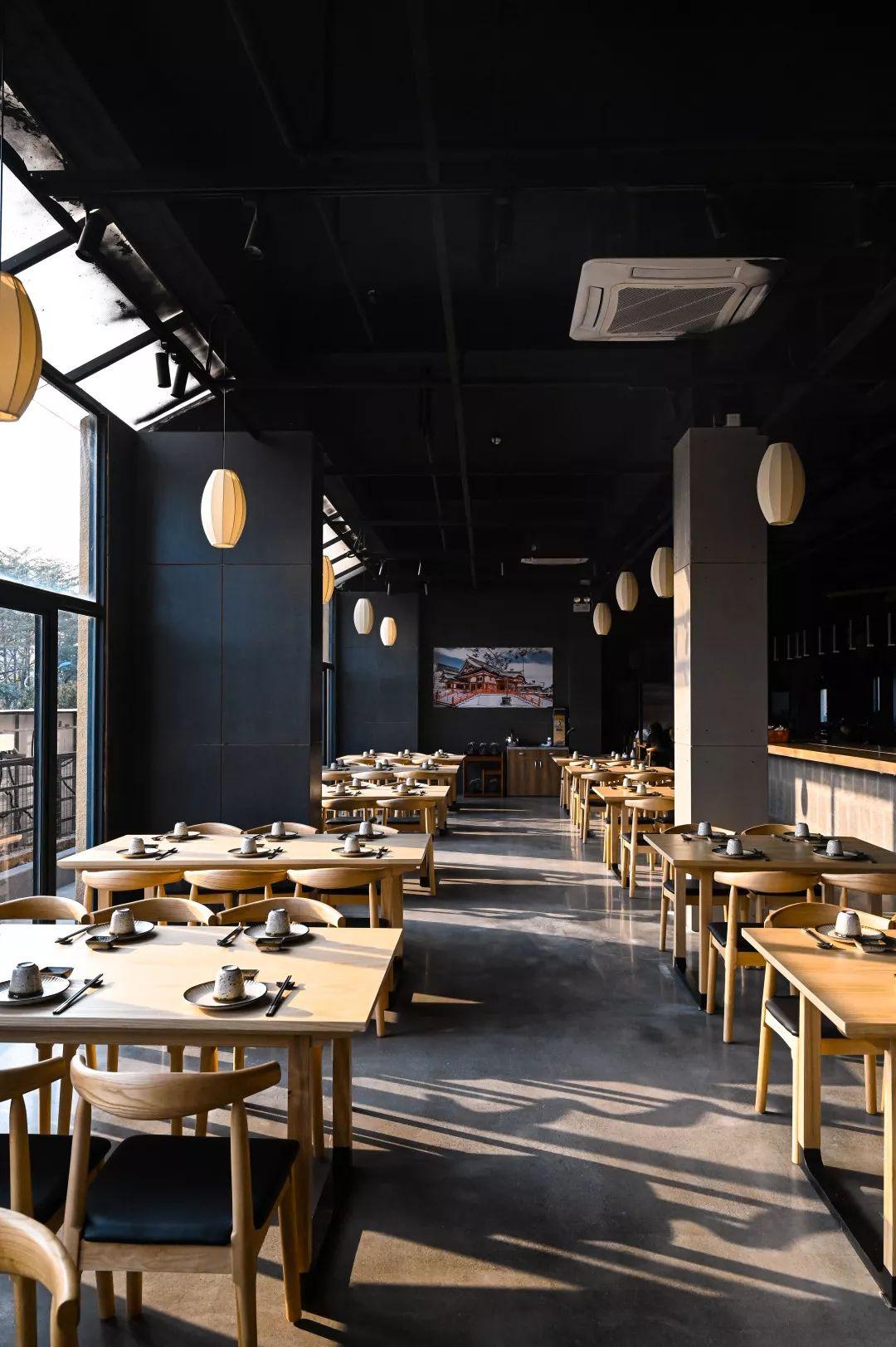 象拔蚌濑尿虾王占地3000㎡的海鲜别墅过百种海鲜批发价吃