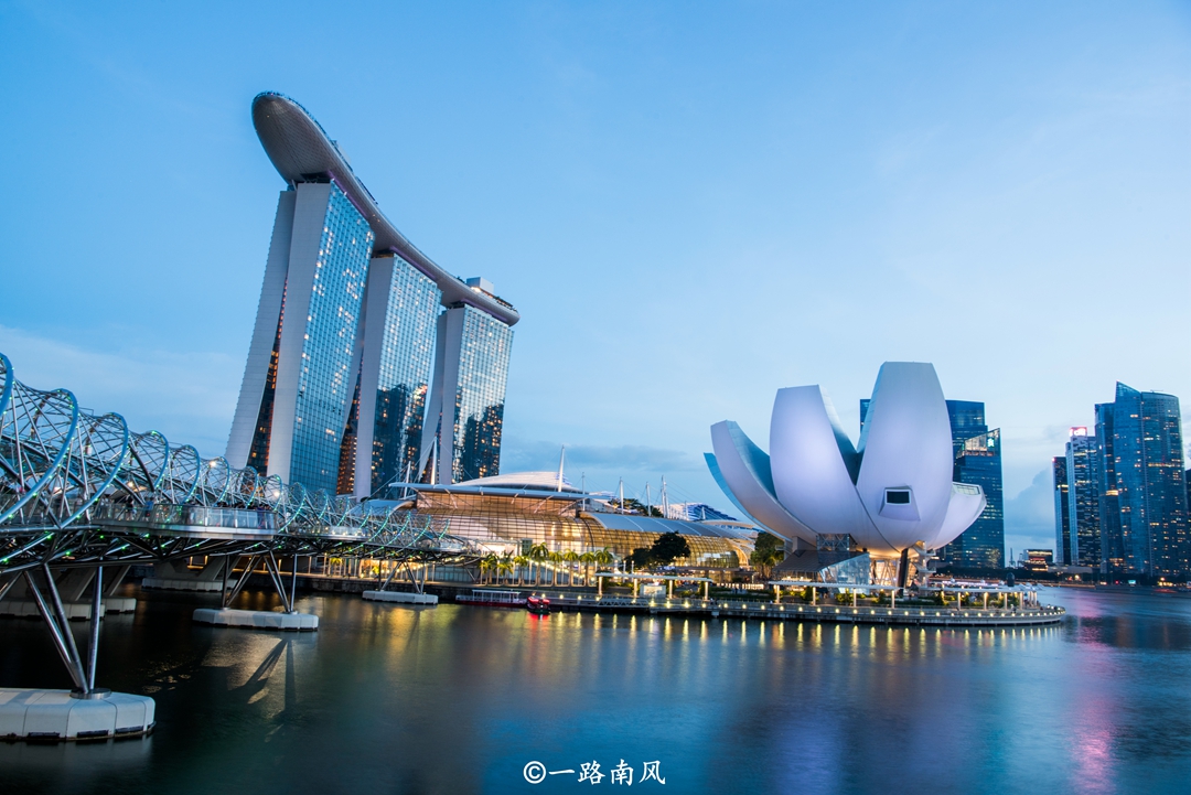 東南亞最牛的國家,人民會講四五種語言,旅遊業發達