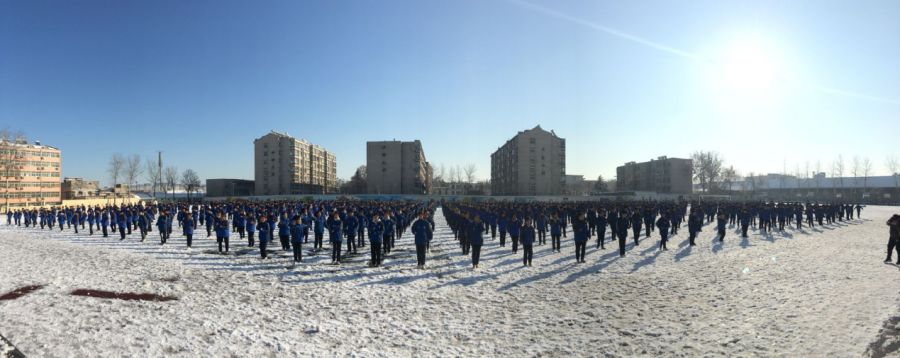 不畏严寒磨炼意志历城职专雪后大课间活动纪实