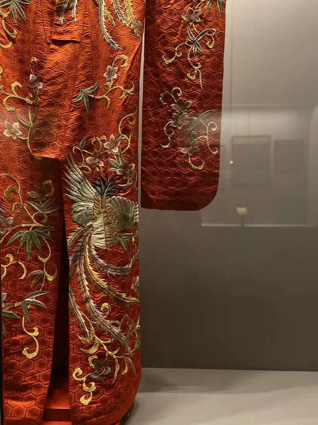 展讯丝路风华美及世界国际丝绸艺术展献礼庚子新春