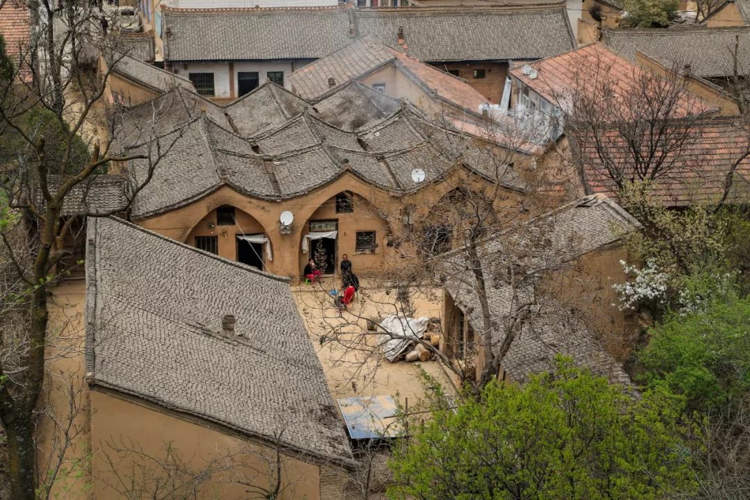 陕西我被甘肃庆阳撞了一下腰