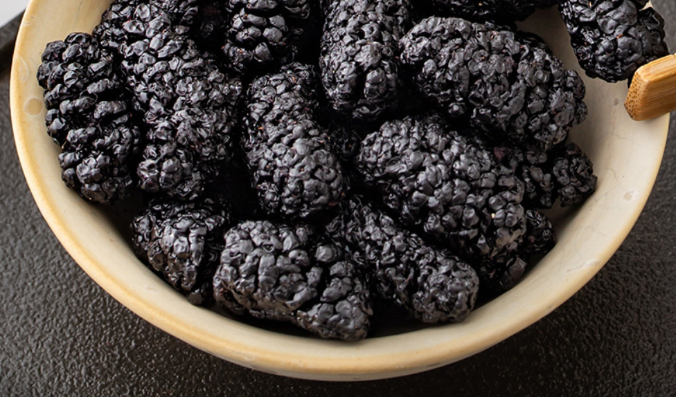 这10种黑色水果一看都认识就是没吃过都是给土豪准备的