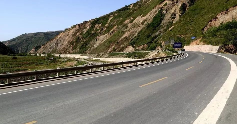 坚持以人民为中心的发展思想, 健全农村公路"五级联动"养护长效机制