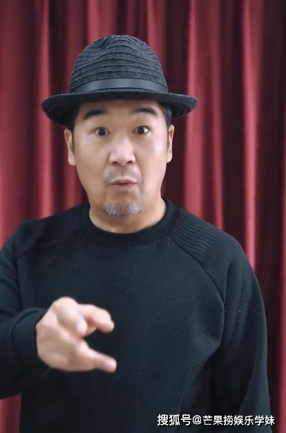 小沈阳所说的导演,其实就是张国立先生,他是话剧《我爱桃花》的导演.