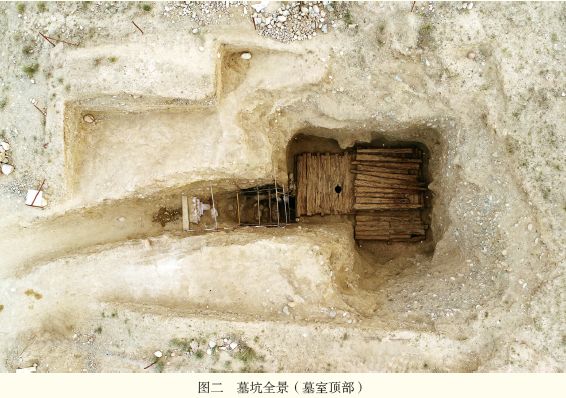 墓地5 座"甲"字形大型墓,19 座中型墓和62 座小型墓,分别为曾侯及其