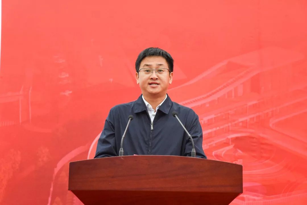 福建师范大学党委书记李宝银在致辞中表示,福建师范大学协和学院田径