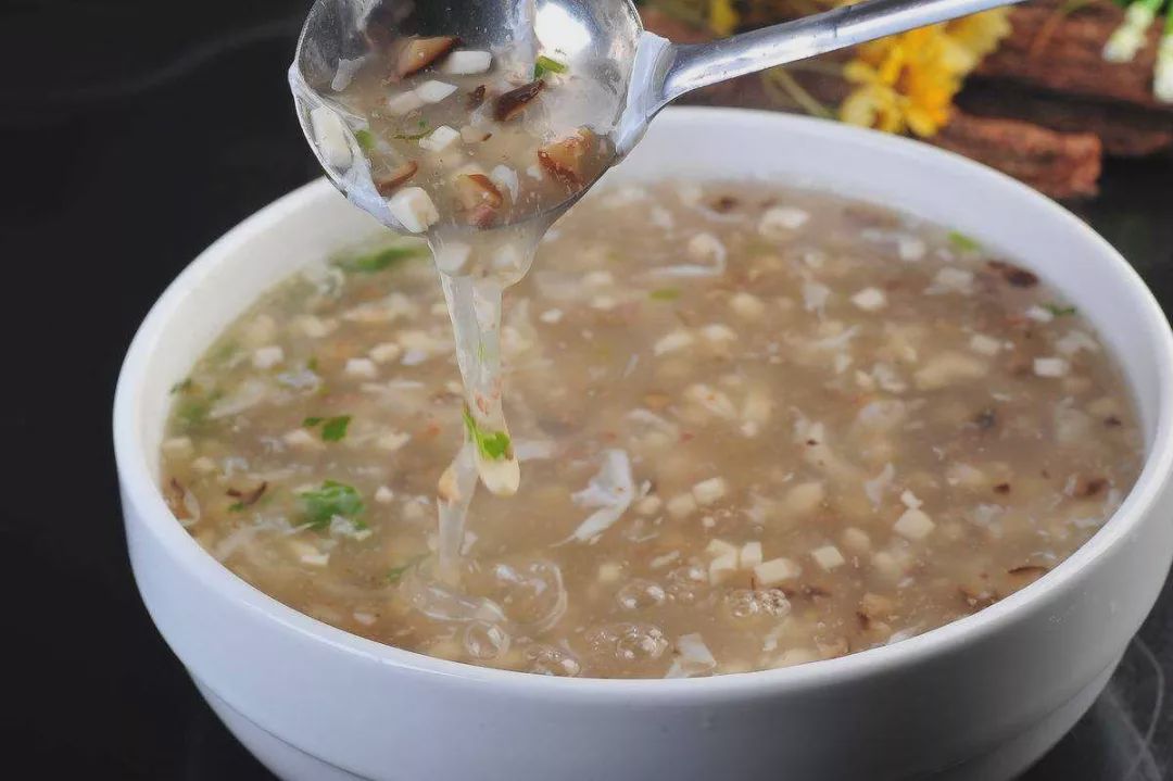 喝汤粘嘴的魔性魅力_鸡汤