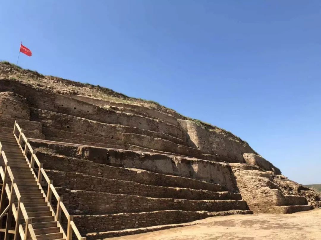 揭晓陕西神木市石峁遗址皇城台大台基遗迹入选2019年中国考古新发现