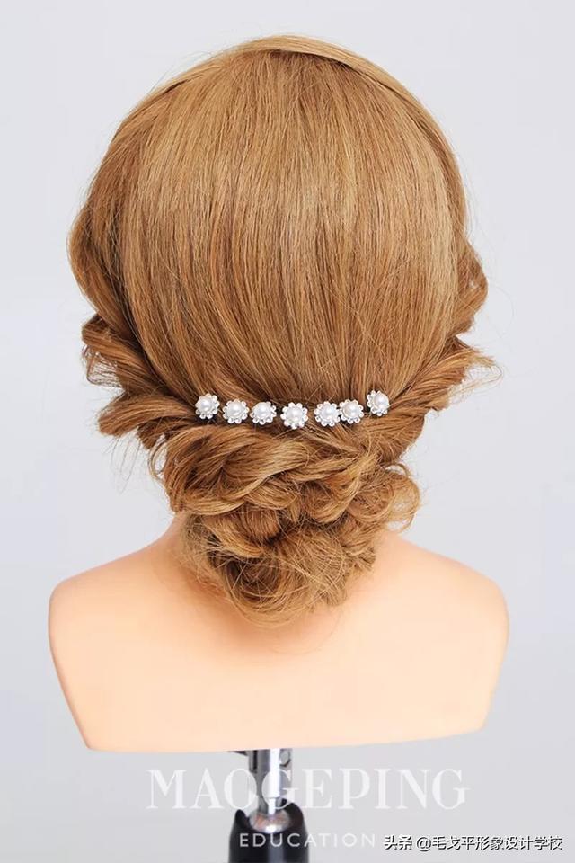 手把手教你唯美精致低发髻盘发,优雅低调显气质