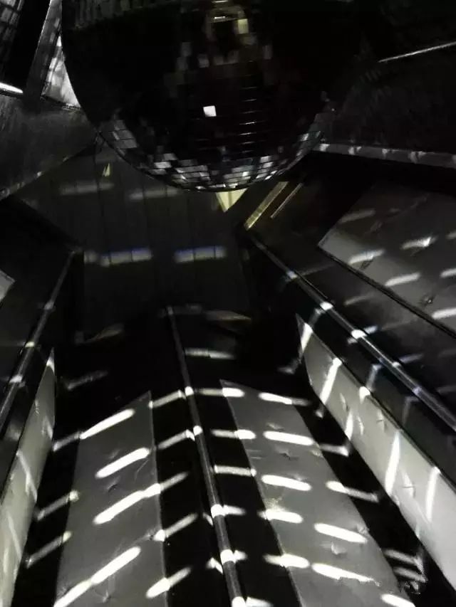 能给设计师启发的艺术家管怀宾