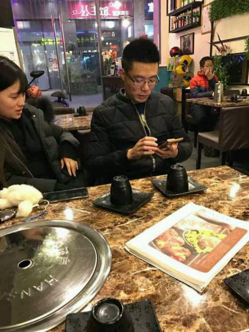 这两天,有粉丝晒出了大司马和老婆一起吃饭的照片,看到餐厅的环境之后