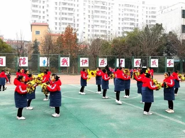 邓州市花洲实验小学西校区：缤纷社团放异彩 硕果盈枝溢满园(图5)