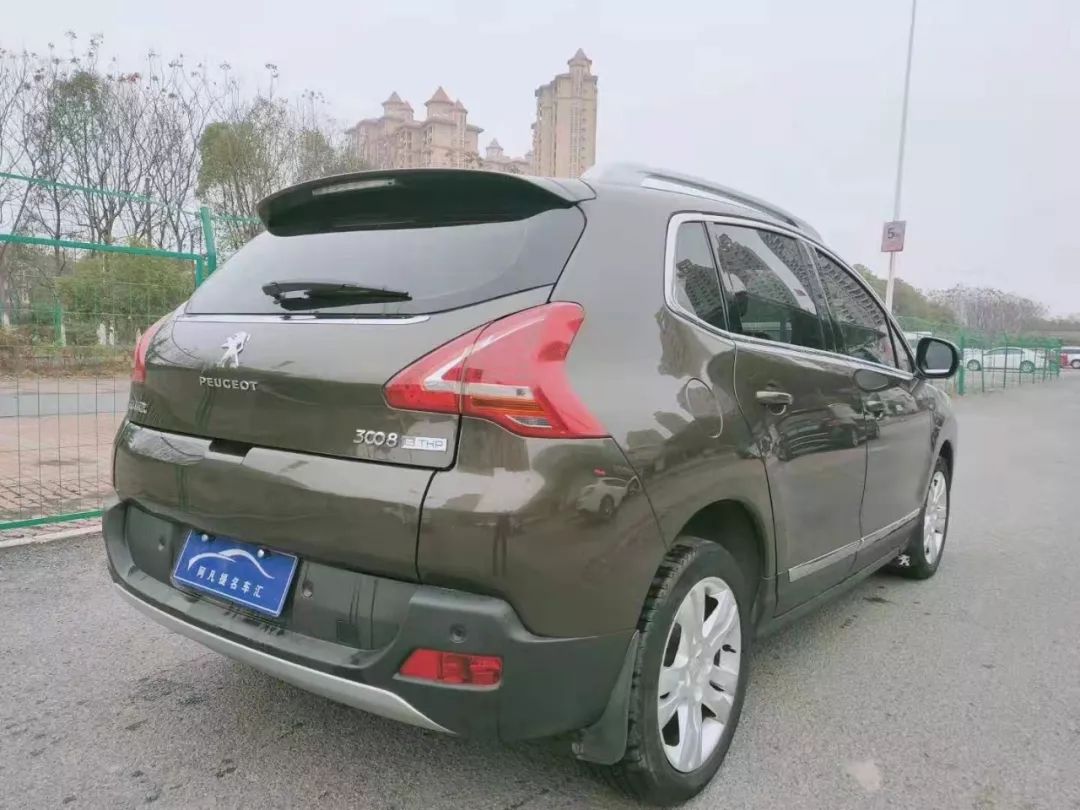 新到:15年城市越野标致3008,新车指导价:22.07万,2015款1.