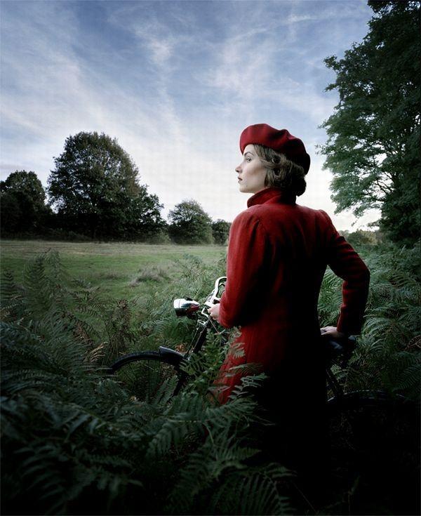 南希·韦克剧照1939年,德国入侵波兰,二战正式爆发.