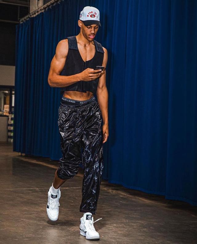 nba的那些潮男穿搭你能get多少时尚真是个哈姆雷特