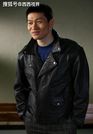 不靠颜值靠演技,曾与刘德华合作,反派角色深得人心_余皑磊