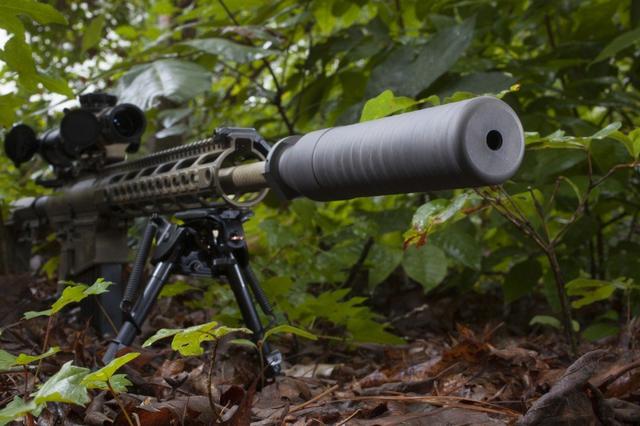 枪械消音器看似简单实则比较有讲究的武器附件