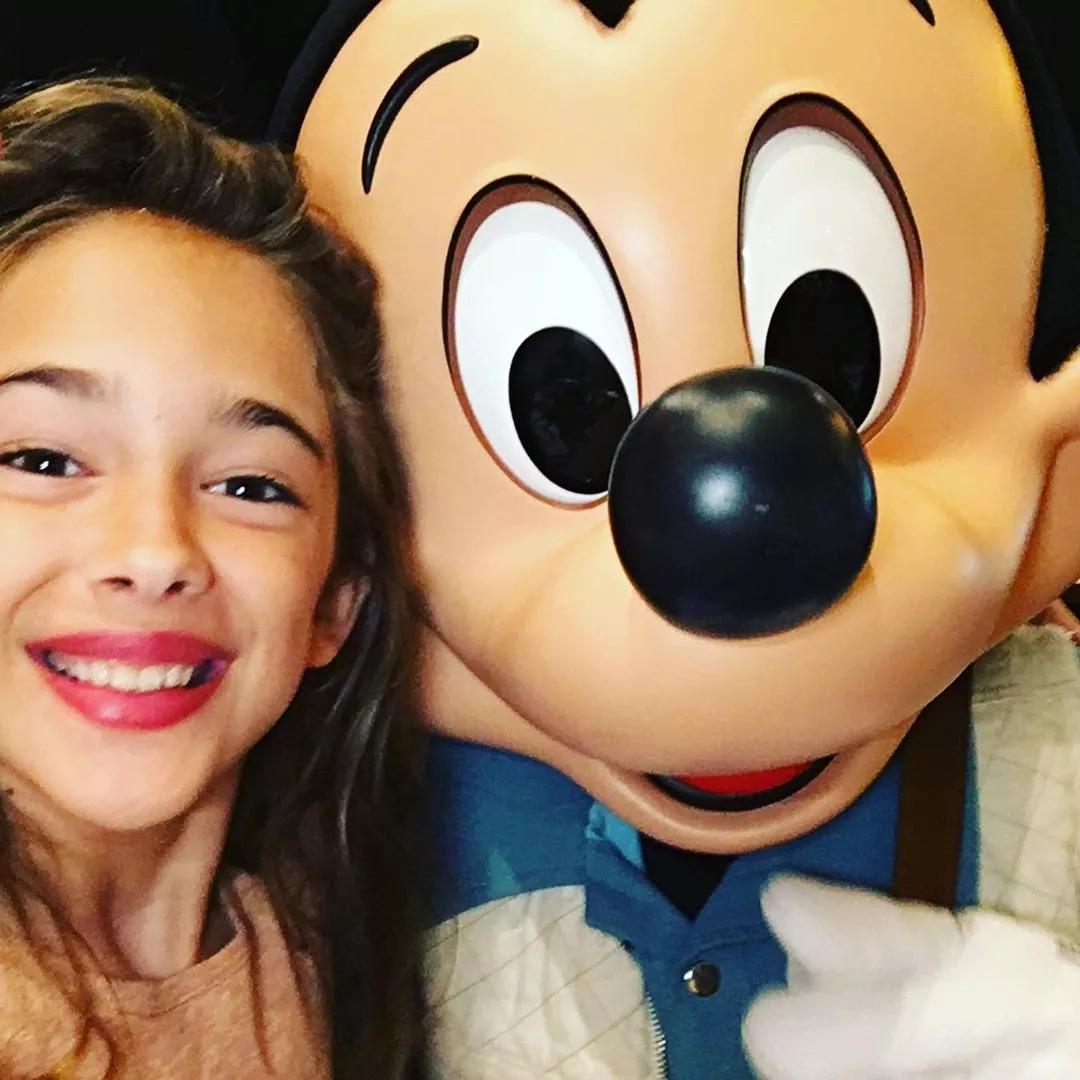 10岁小仙女靠精灵脸走红,连小李子都盛赞演技,前途无可限量_茱莉亚