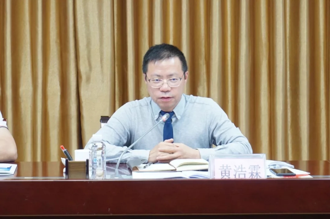 广州大学城管委会常务副主任,小谷围街党工委书记黄浩霖,广州大学城