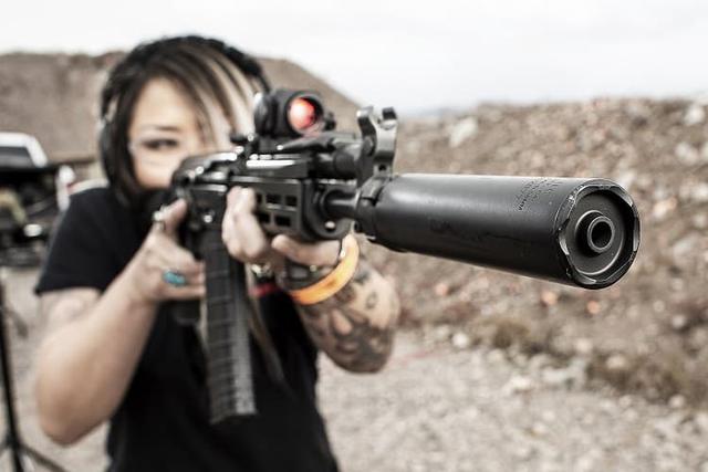 枪械消音器,看似简单实则比较有讲究的武器附件_消声器