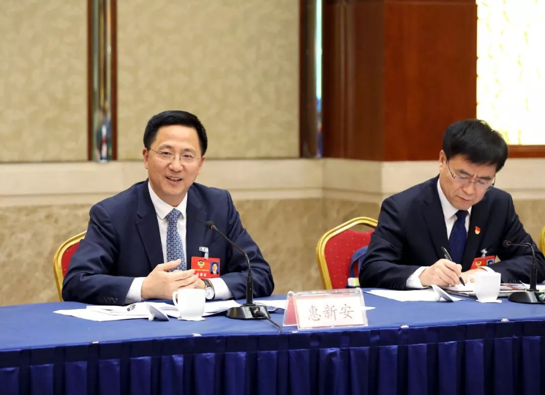 惠新安在参加市政协十三届四次会议民主党派组讨论时强调:发挥独特