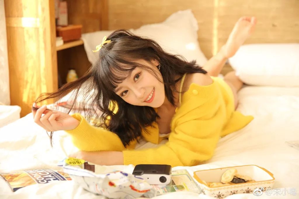 拉拉队也有同城德比!深圳一姐腿长肤白笑容甜美!多少亿万少男的梦?