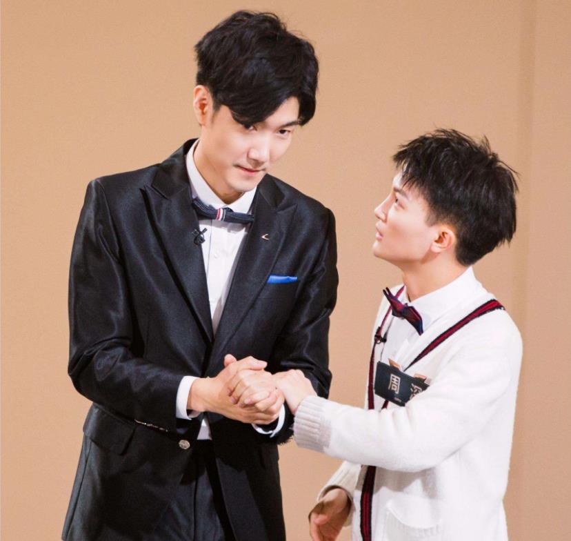 王晰就曾经对阿云嘎表示你动谁都可以,但就是不许动我家周深