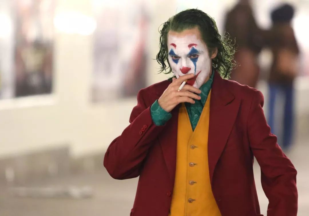 奥斯卡稳了凭借小丑拿影帝的他却没有笑出来