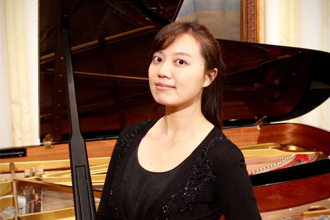 参演名师幼年师从天津音乐学院附中严隽承教授,1996年就读天音附中